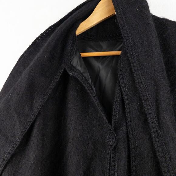 Simply Natural 100% Alpaca One Size Peru Black Shawl Wrap Poncho Buttons Scarf - Picture 2 of 9